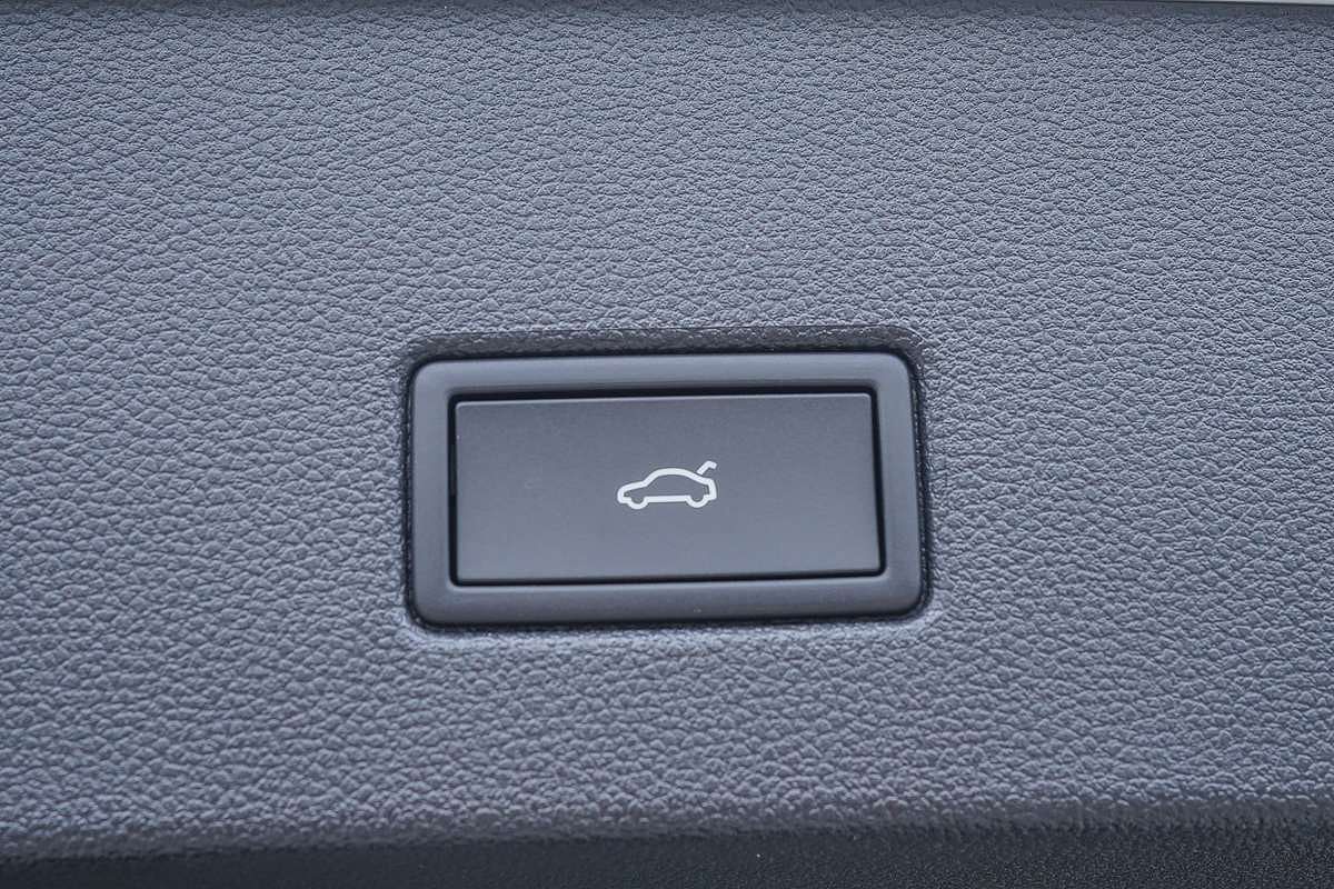 2025 Volkswagen T-Roc 110TSI Style D11