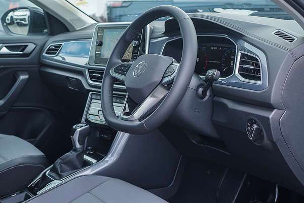 2025 Volkswagen T-Roc 110TSI Style D11