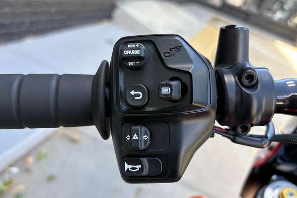 2025 Indian Scout 101 Scout