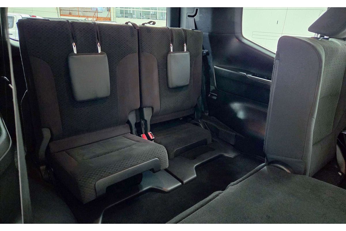 2024 Toyota Landcruiser GXL FJA300R