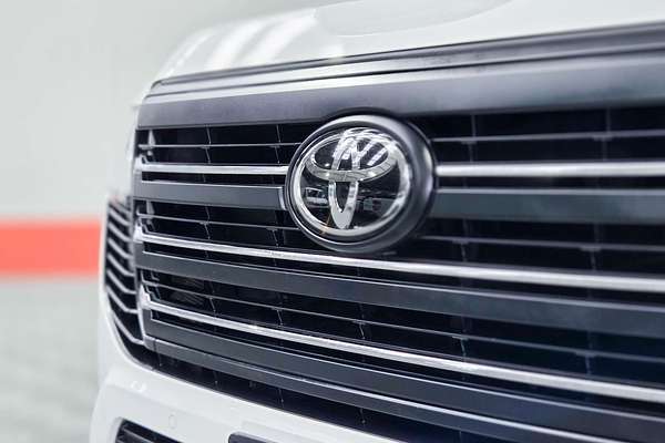 2024 Toyota Landcruiser GXL FJA300R