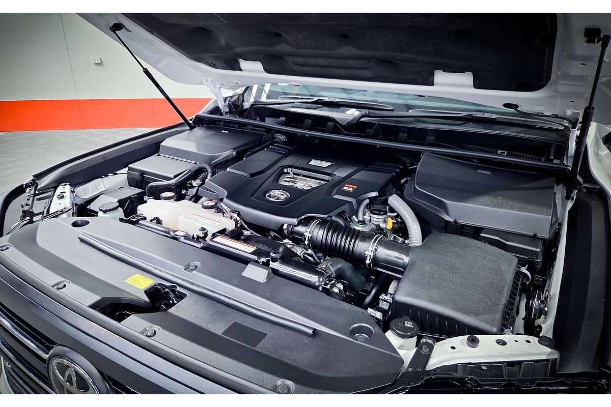 2024 Toyota Landcruiser GXL FJA300R