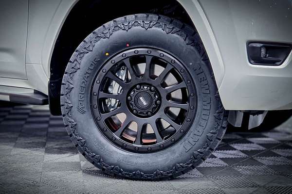 2024 Toyota Landcruiser GXL FJA300R