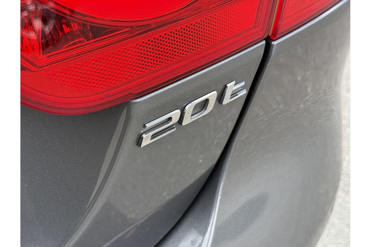 2016 Jaguar XE 20t Prestige X760