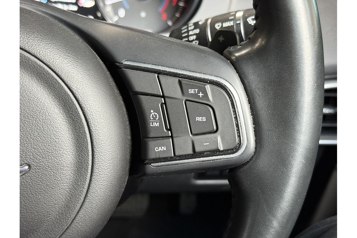 2016 Jaguar XE 20t Prestige X760