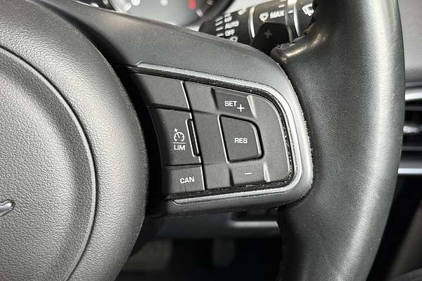 2016 Jaguar XE 20t Prestige X760