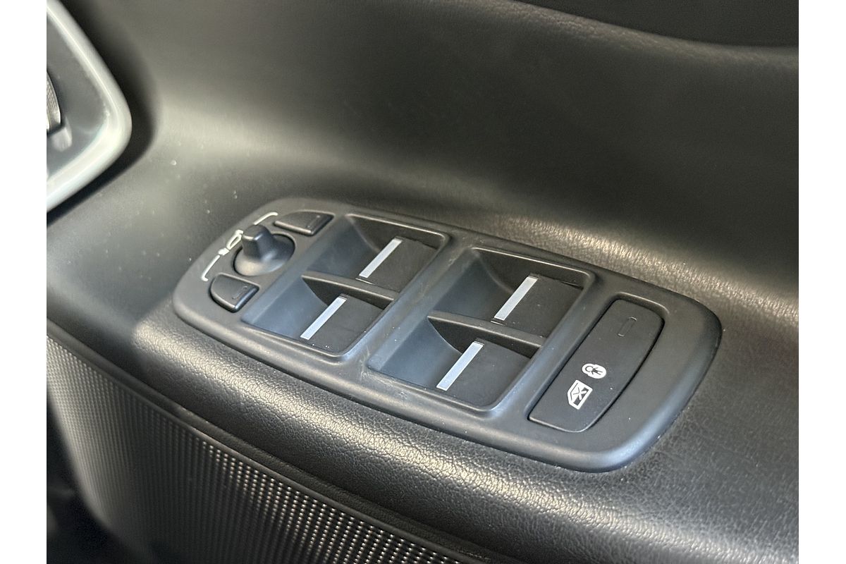 2016 Jaguar XE 20t Prestige X760