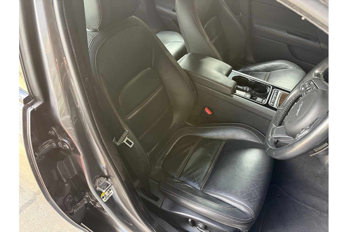 2016 Jaguar XE 20t Prestige X760