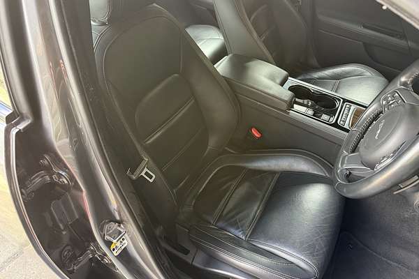 2016 Jaguar XE 20t Prestige X760