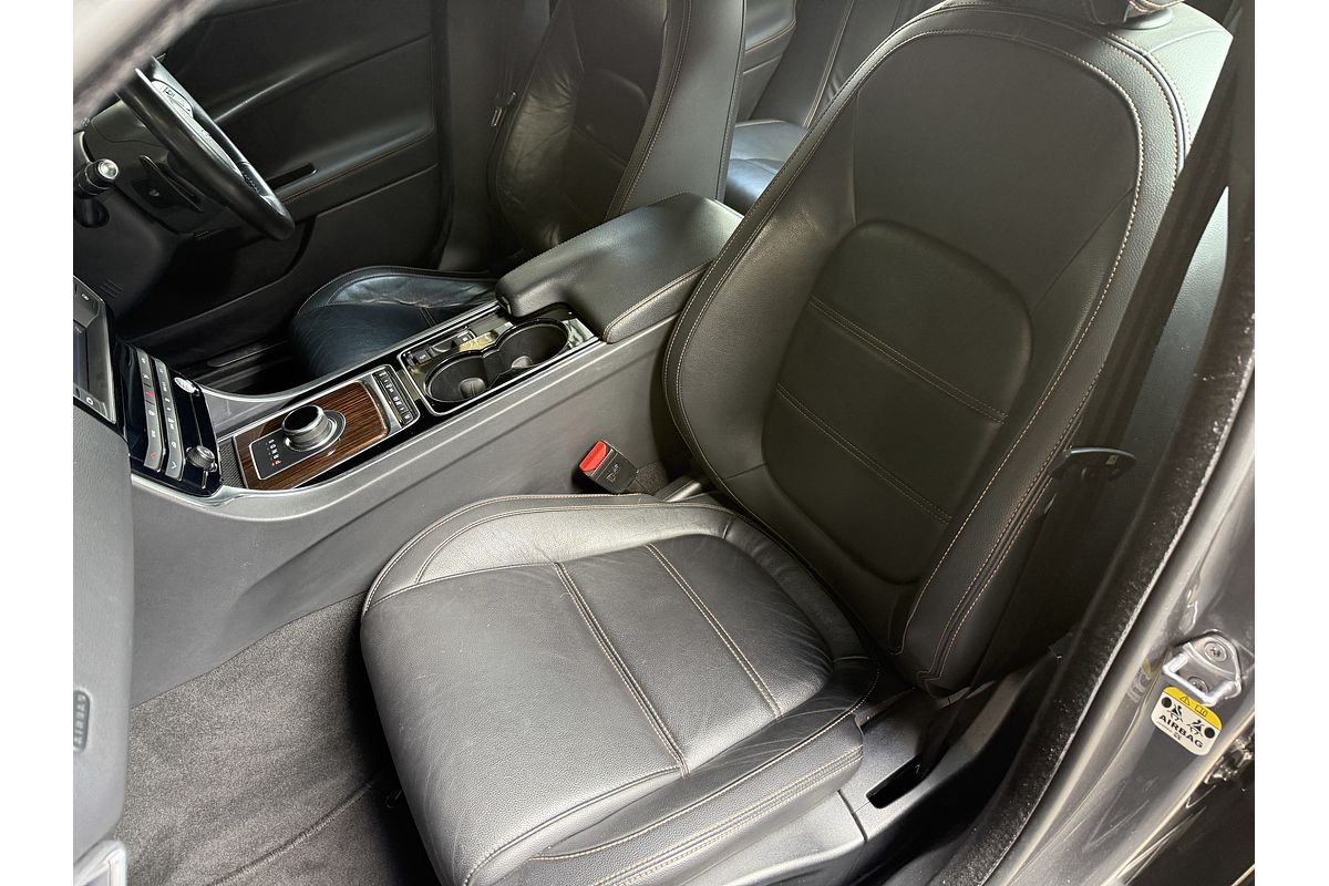 2016 Jaguar XE 20t Prestige X760