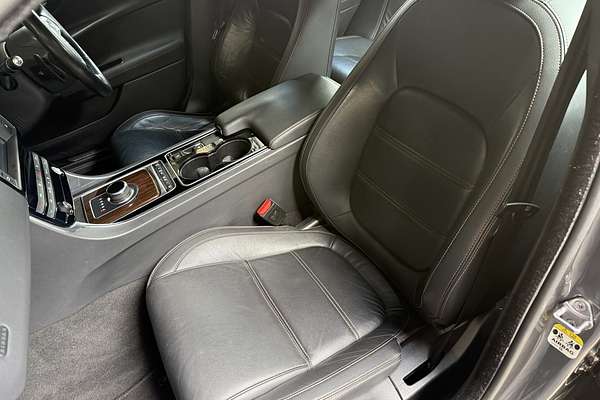 2016 Jaguar XE 20t Prestige X760