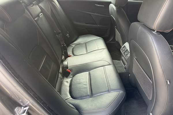 2016 Jaguar XE 20t Prestige X760
