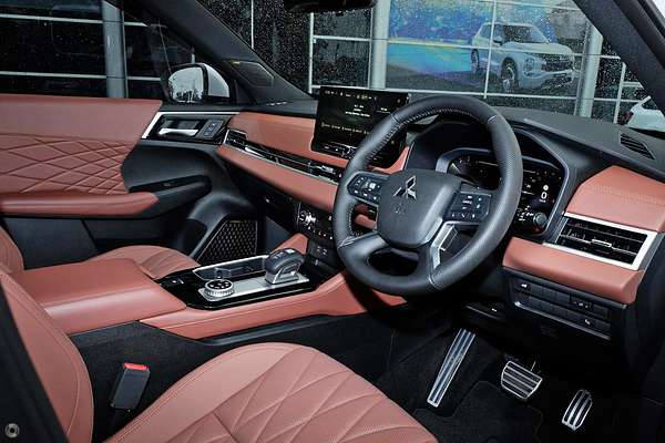 2025 Mitsubishi Outlander Exceed Tourer ZM