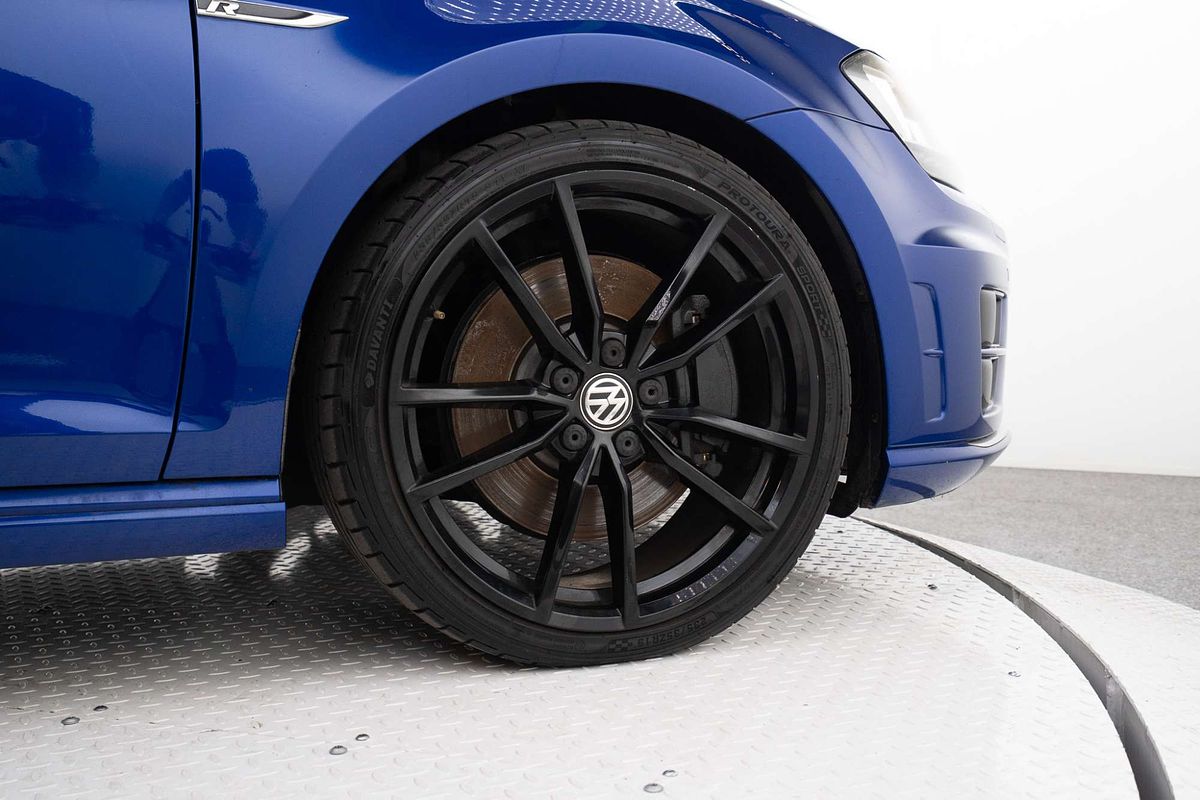 2015 Volkswagen Golf R Wolfsburg Edition 7