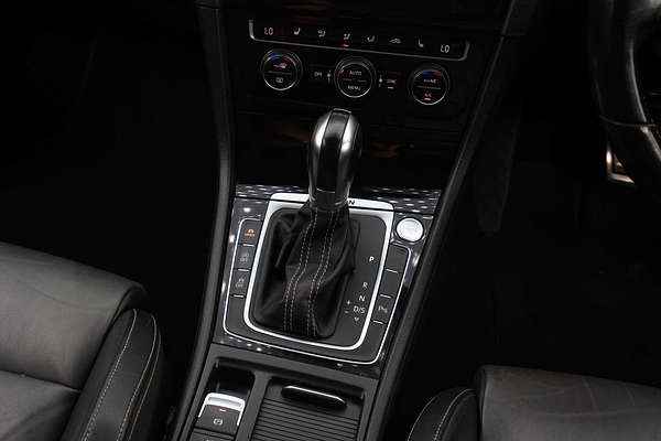 2015 Volkswagen Golf R Wolfsburg Edition 7