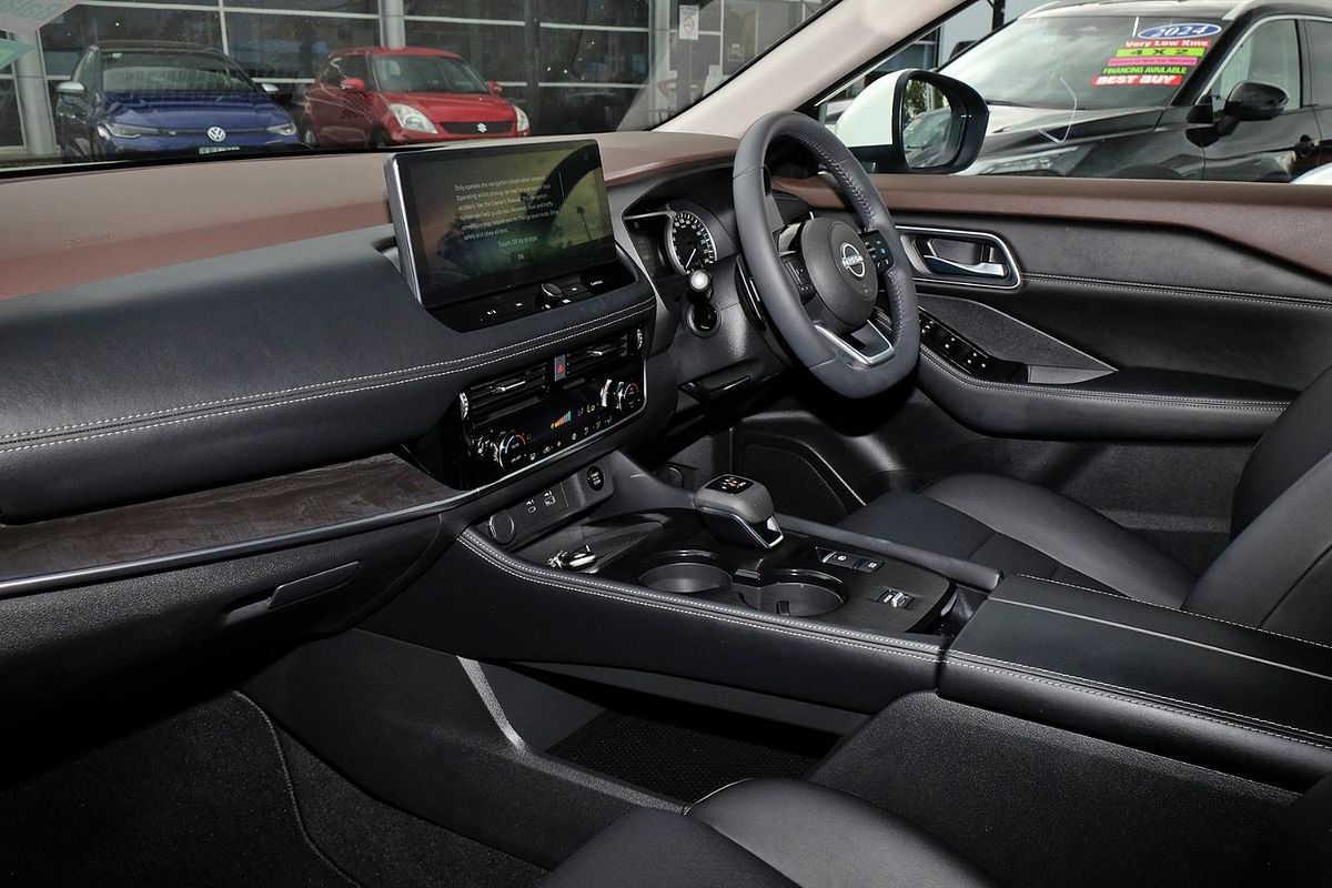 2025 Nissan X-TRAIL ST-L T33