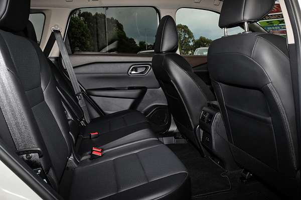 2025 Nissan X-TRAIL ST-L T33