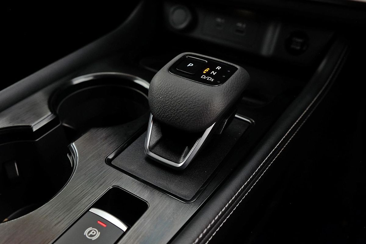 2025 Nissan X-TRAIL ST-L T33