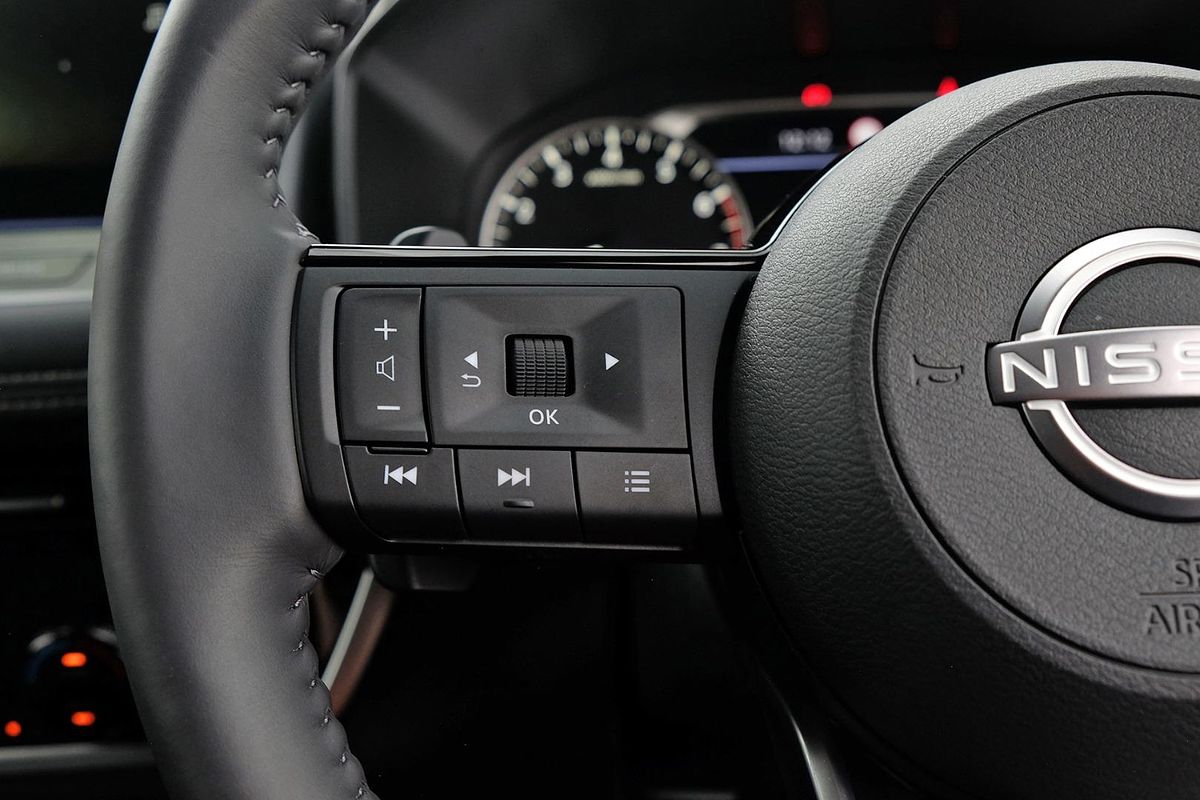 2025 Nissan X-TRAIL ST-L T33