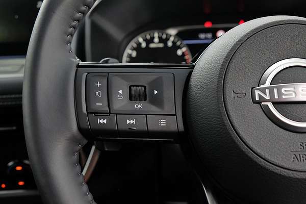 2025 Nissan X-TRAIL ST-L T33