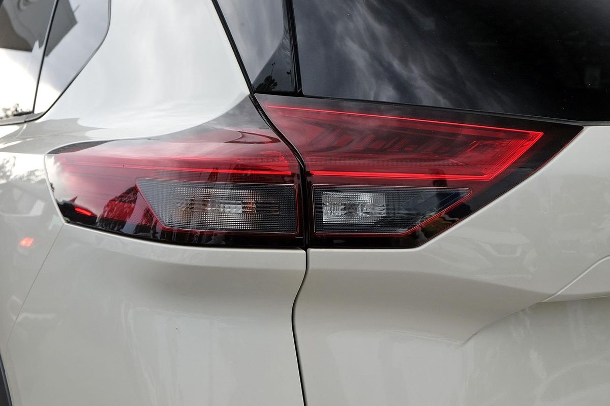 2025 Nissan X-TRAIL ST-L T33