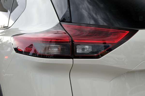 2025 Nissan X-TRAIL ST-L T33