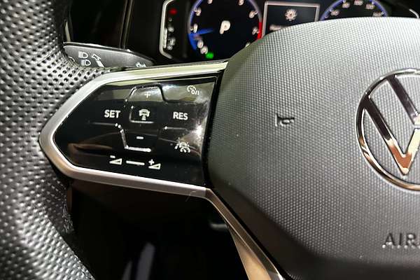 2023 Volkswagen T-Roc 140TSI R-Line D11