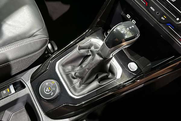 2023 Volkswagen T-Roc 140TSI R-Line D11