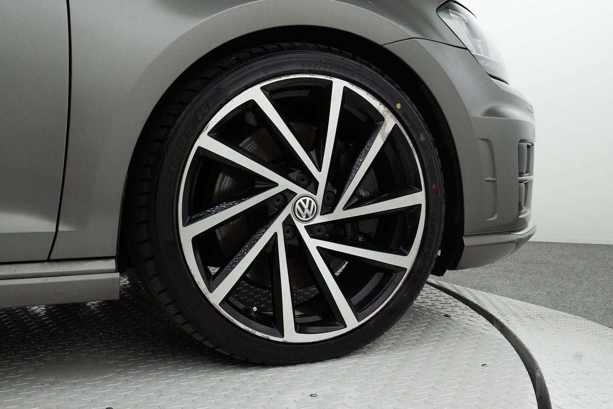 2016 Volkswagen Golf R 7