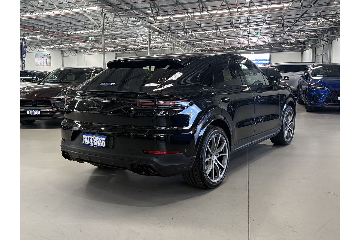 2022 Porsche Cayenne Platinum Edition 9YB