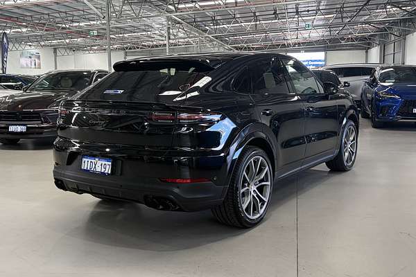 2022 Porsche Cayenne Platinum Edition 9YB