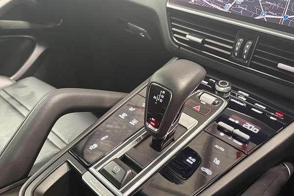 2022 Porsche Cayenne Platinum Edition 9YB