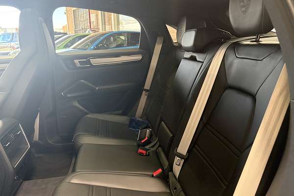 2022 Porsche Cayenne Platinum Edition 9YB