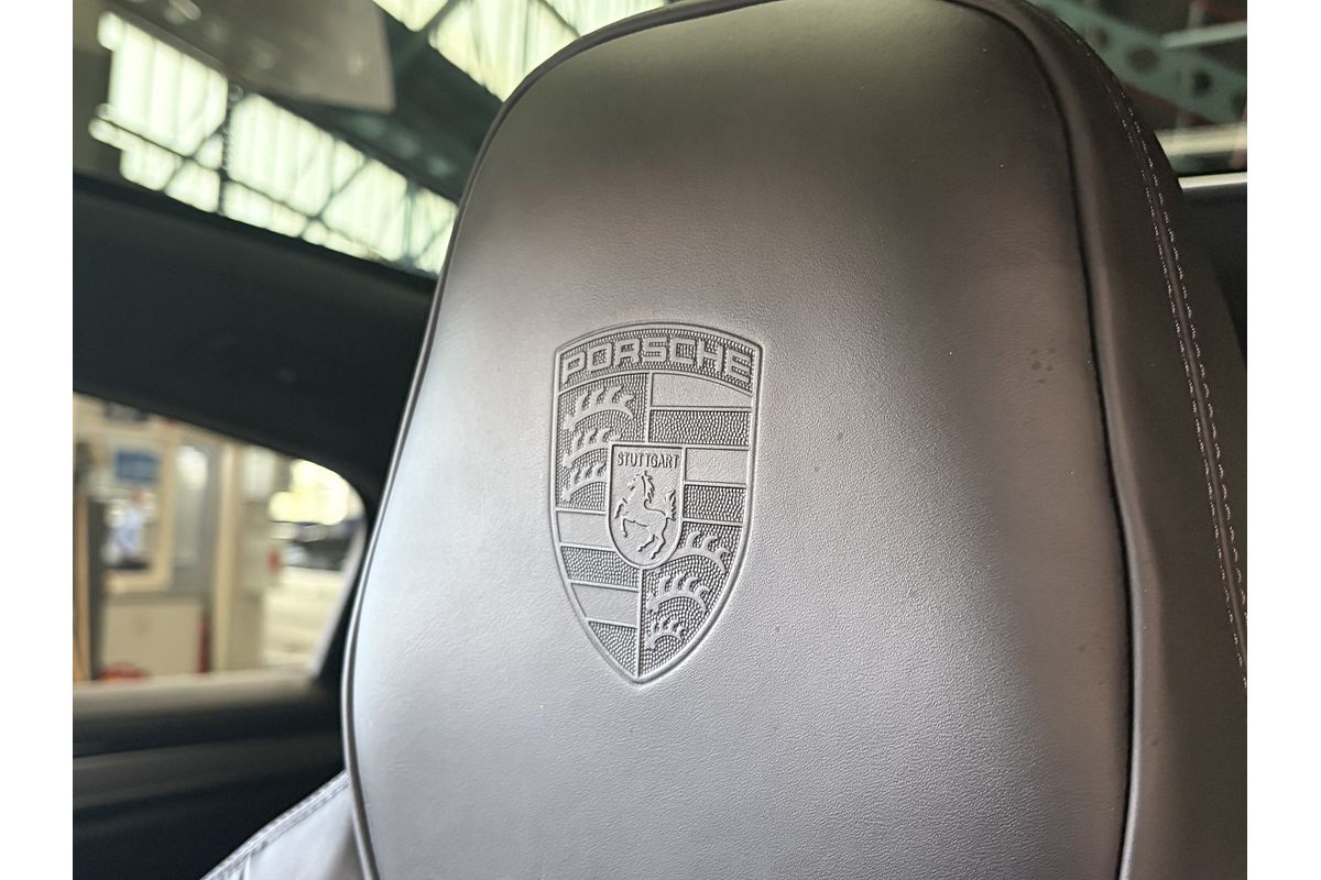 2022 Porsche Cayenne Platinum Edition 9YB