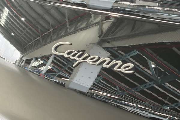 2022 Porsche Cayenne Platinum Edition 9YB
