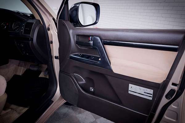 2009 Toyota Landcruiser GXL VDJ200R