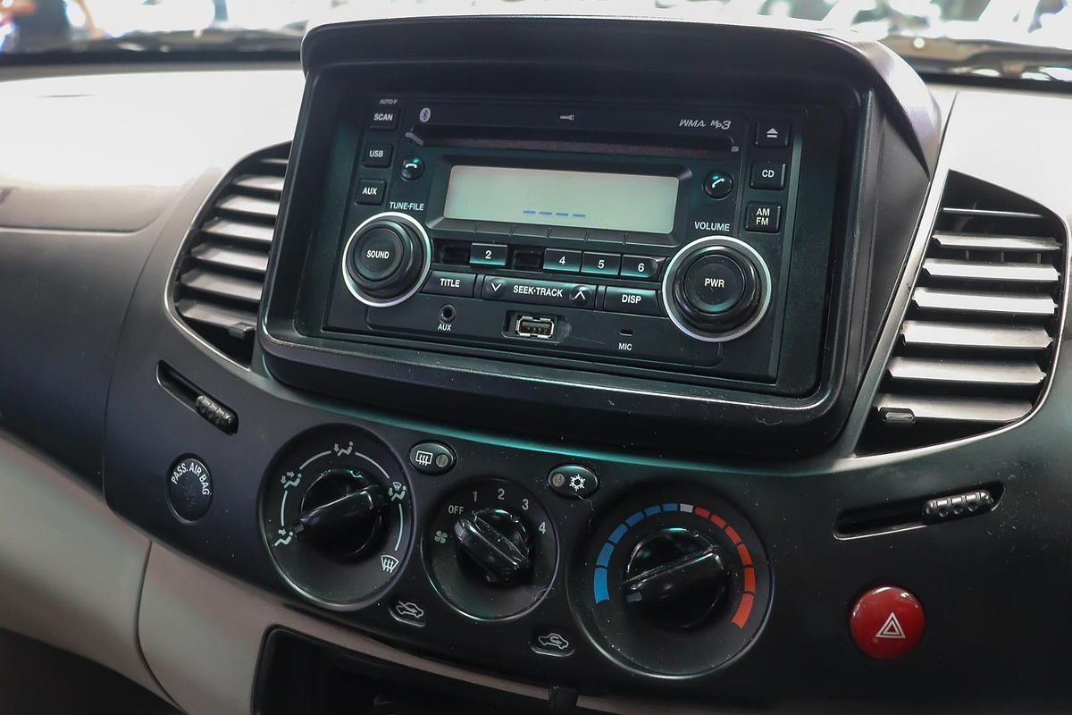 2013 Mitsubishi Triton GLX MN 4X4