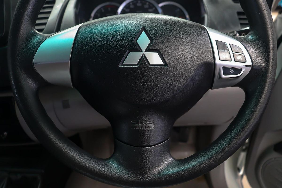 2013 Mitsubishi Triton GLX MN 4X4