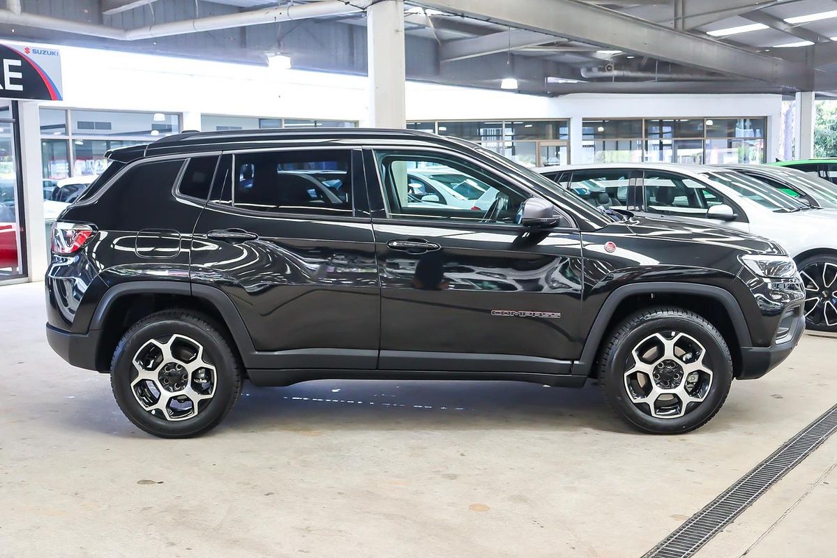 2023 Jeep Compass Trailhawk M6