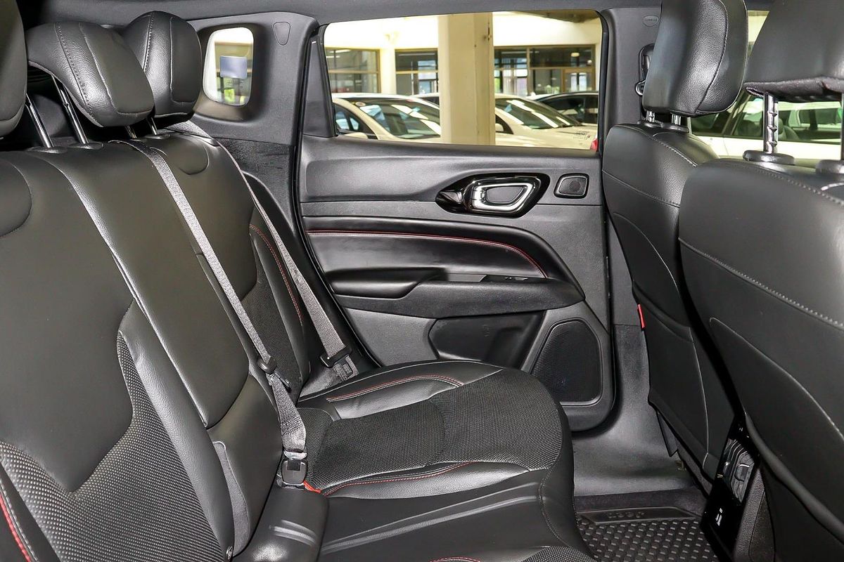 2023 Jeep Compass Trailhawk M6