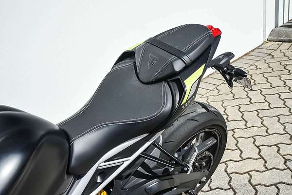 2020 Triumph STREET TRIPLE