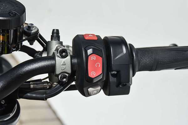 2020 Triumph STREET TRIPLE