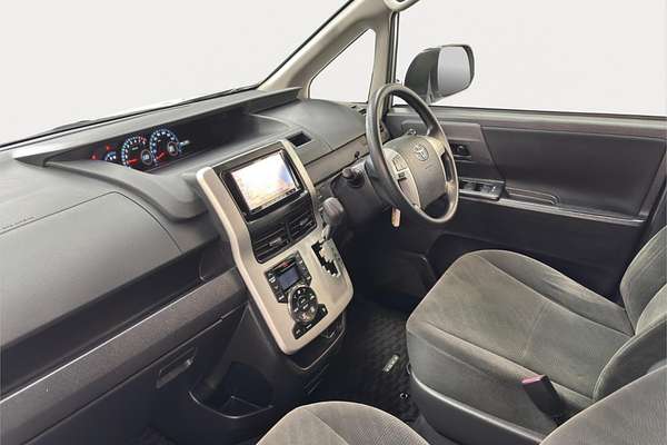 2012 Toyota Voxy XL Edition Welcab