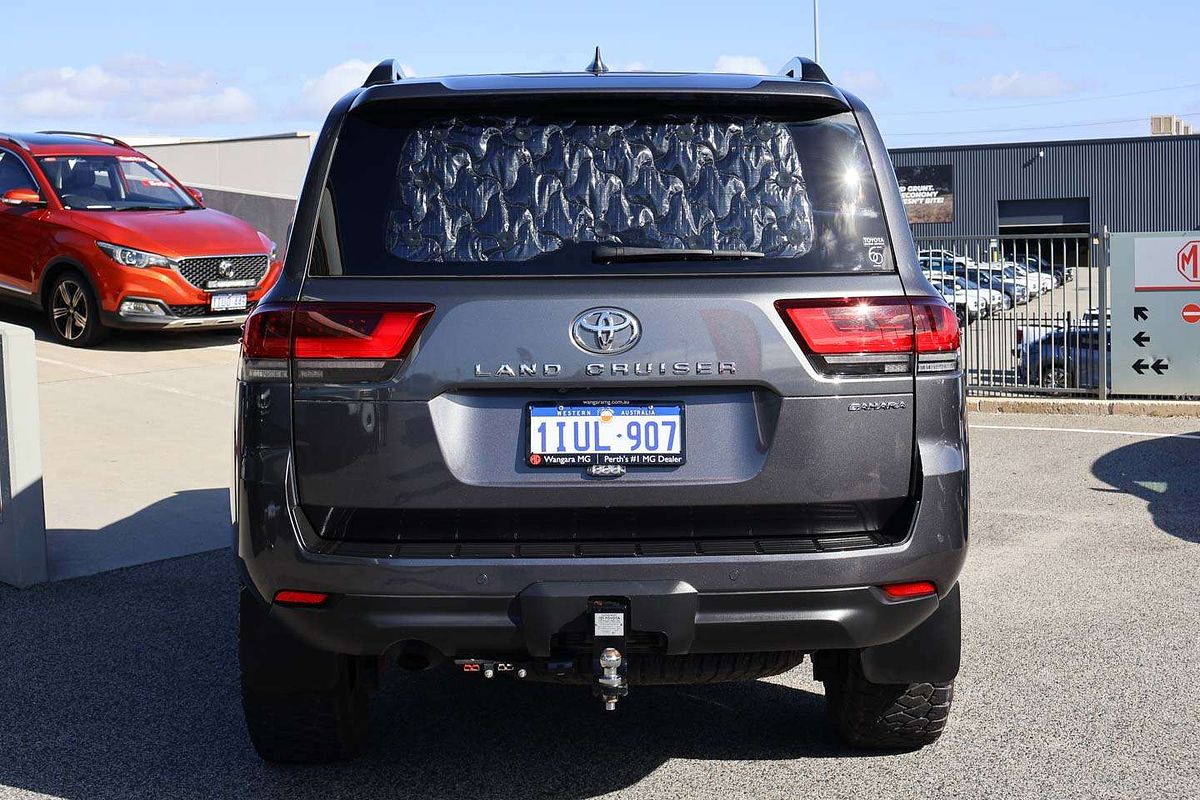 2023 Toyota Landcruiser Sahara FJA300R