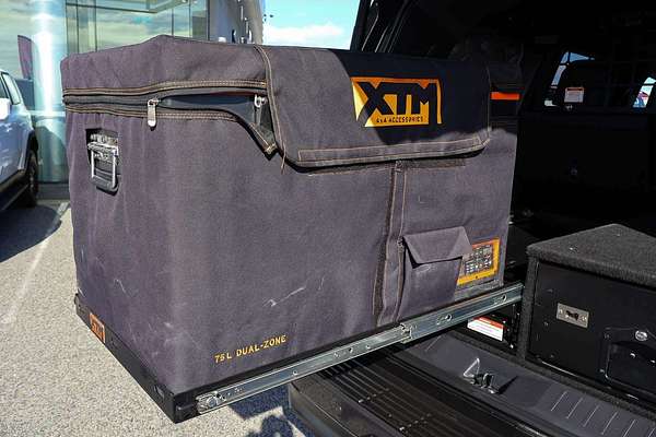 2023 Toyota Landcruiser Sahara FJA300R