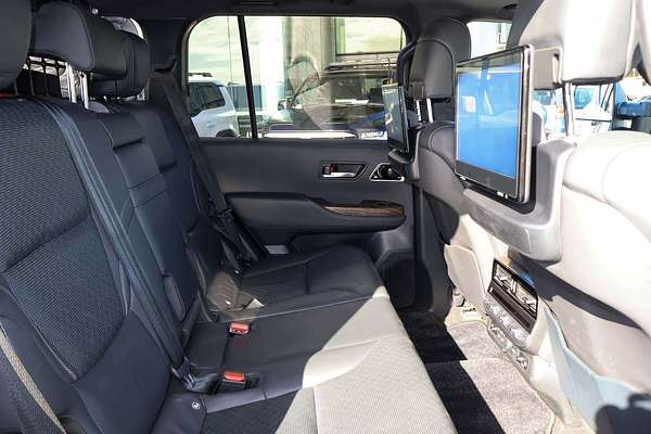 2023 Toyota Landcruiser Sahara FJA300R