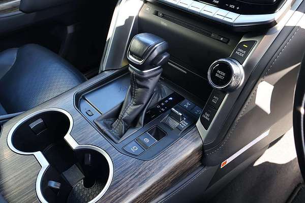 2023 Toyota Landcruiser Sahara FJA300R