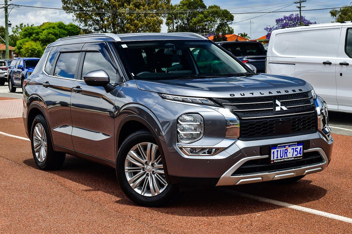 2023 Mitsubishi Outlander LS ZM