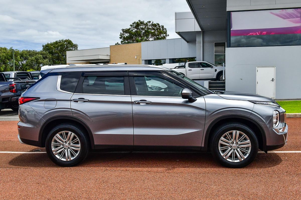 2023 Mitsubishi Outlander LS ZM