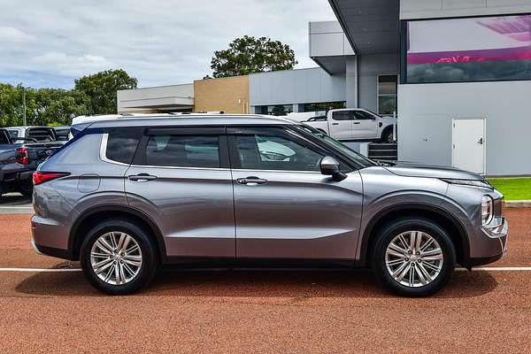 2023 Mitsubishi Outlander LS ZM